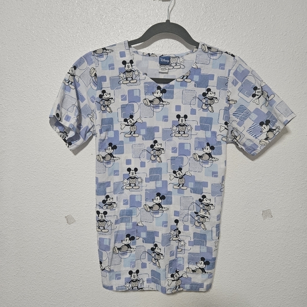 Disney scrub top size xs
